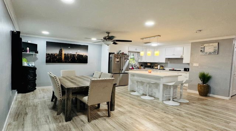 1218 Sanders Ave, Laredo, Texas 78040, 3 Bedrooms Bedrooms, 5 Rooms Rooms,2 BathroomsBathrooms,Residential,For Sale,1218 Sanders Ave,20263950