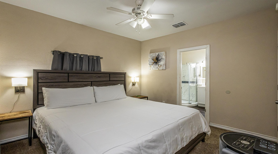 1202 N Center, San Antonio, Texas 78202, 4 Bedrooms Bedrooms, 7 Rooms Rooms,3 BathroomsBathrooms,Residential,For Sale,1202 N Center,20263951