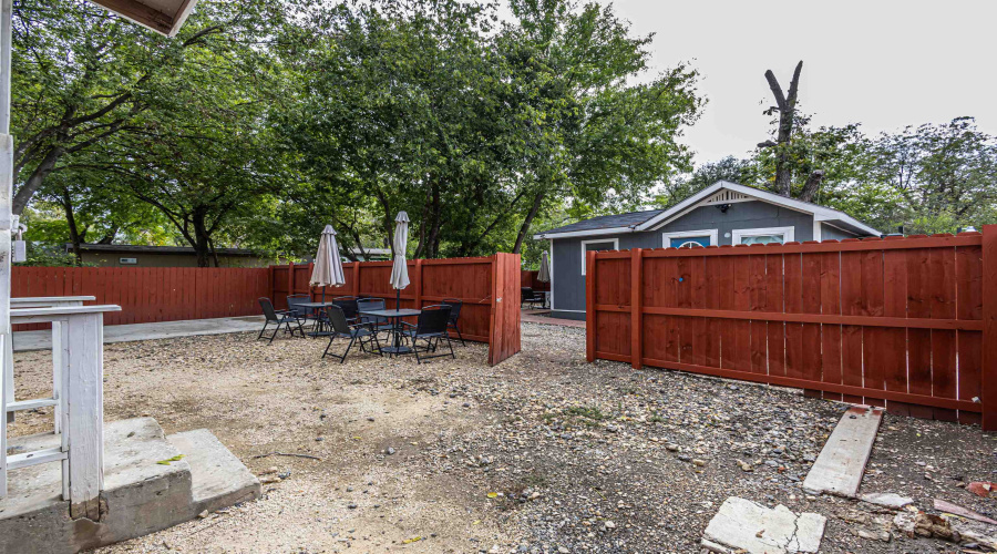 1202 N Center, San Antonio, Texas 78202, 4 Bedrooms Bedrooms, 7 Rooms Rooms,3 BathroomsBathrooms,Residential,For Sale,1202 N Center,20263951