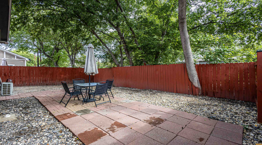 1202 N Center, San Antonio, Texas 78202, 4 Bedrooms Bedrooms, 7 Rooms Rooms,3 BathroomsBathrooms,Residential,For Sale,1202 N Center,20263951