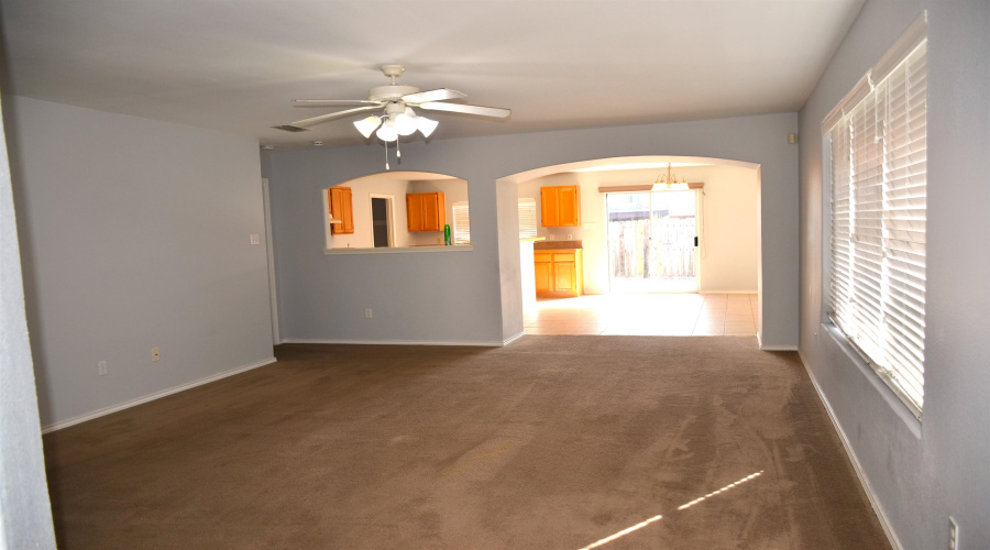 520 Gandara Dr, Laredo, Texas 78043, 3 Bedrooms Bedrooms, 5 Rooms Rooms,2 BathroomsBathrooms,Residential,For Sale,520 Gandara Dr,20263953