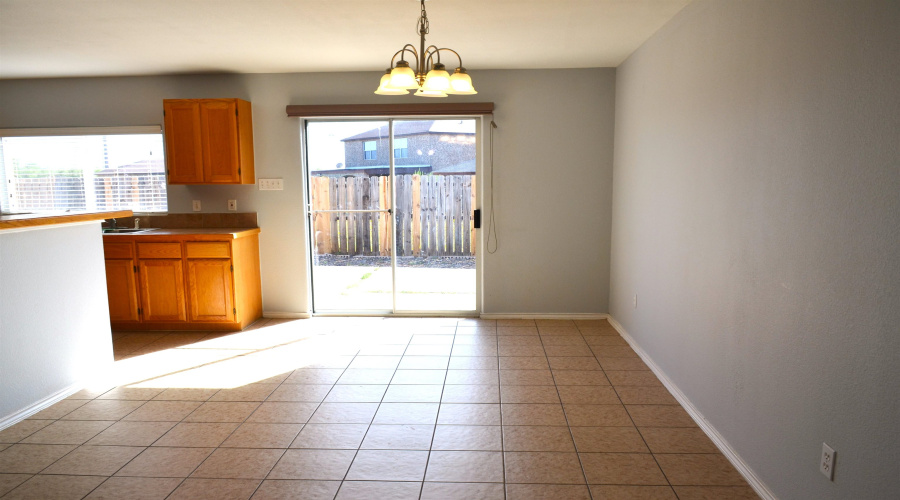 520 Gandara Dr, Laredo, Texas 78043, 3 Bedrooms Bedrooms, 5 Rooms Rooms,2 BathroomsBathrooms,Residential,For Sale,520 Gandara Dr,20263953