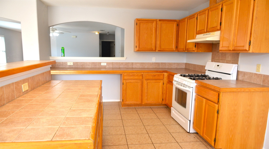 520 Gandara Dr, Laredo, Texas 78043, 3 Bedrooms Bedrooms, 5 Rooms Rooms,2 BathroomsBathrooms,Residential,For Sale,520 Gandara Dr,20263953