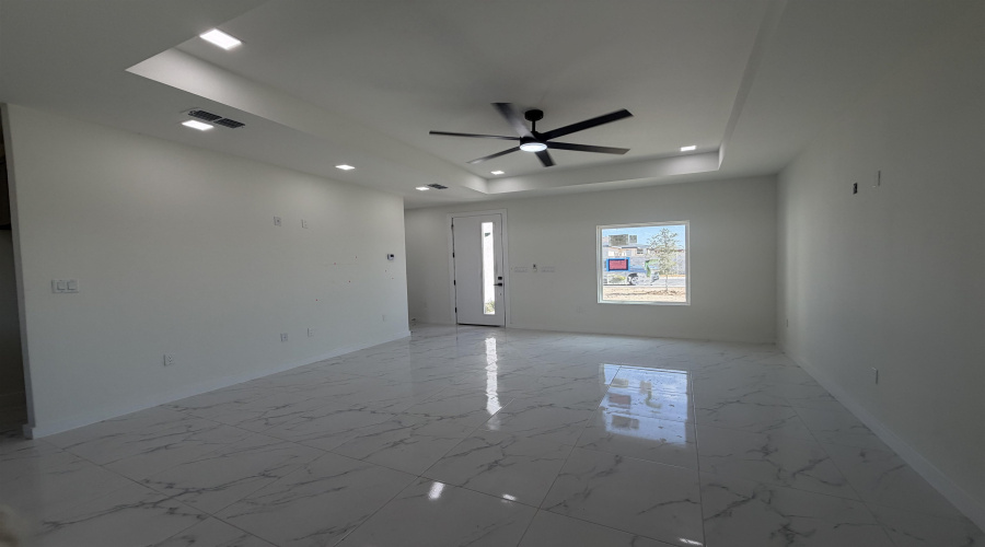 6710 El Bosal Ln., LAREDO, Texas 78046, 3 Bedrooms Bedrooms, 6 Rooms Rooms,2 BathroomsBathrooms,Residential,For Sale,6710 El Bosal Ln.,20263955