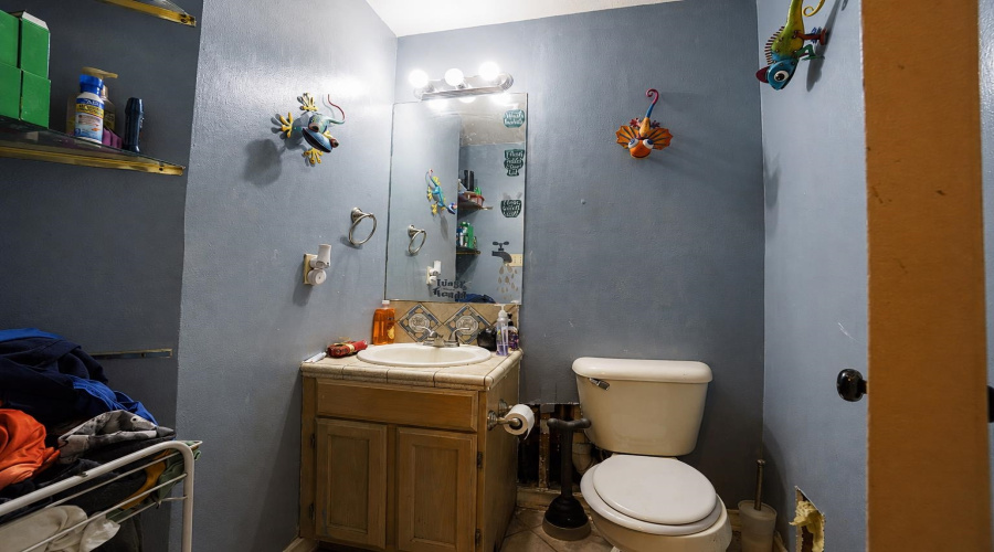 1616 Whitewood Dr, Laredo, Texas 78045, 3 Bedrooms Bedrooms, 6 Rooms Rooms,2 BathroomsBathrooms,Residential,For Sale,1616 Whitewood Dr,20263956