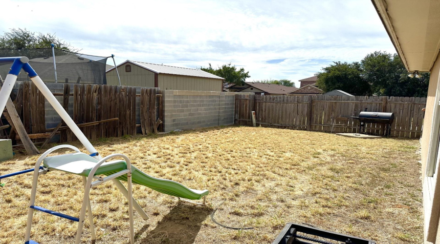 11133 Escandon Dr, LAREDO, Texas 78045, 3 Bedrooms Bedrooms, 5 Rooms Rooms,2 BathroomsBathrooms,Residential,For Sale,11133 Escandon Dr,20263957