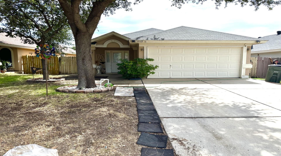 11133 Escandon Dr, LAREDO, Texas 78045, 3 Bedrooms Bedrooms, 5 Rooms Rooms,2 BathroomsBathrooms,Residential,For Sale,11133 Escandon Dr,20263957