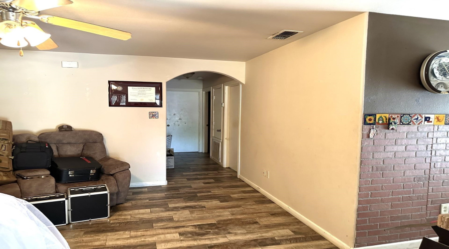 11133 Escandon Dr, LAREDO, Texas 78045, 3 Bedrooms Bedrooms, 5 Rooms Rooms,2 BathroomsBathrooms,Residential,For Sale,11133 Escandon Dr,20263957