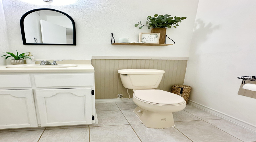 142 Salamanca Ave, LAREDO, Texas 78046-8406, 3 Bedrooms Bedrooms, 6 Rooms Rooms,2 BathroomsBathrooms,Residential,For Sale,142 Salamanca Ave,20263960