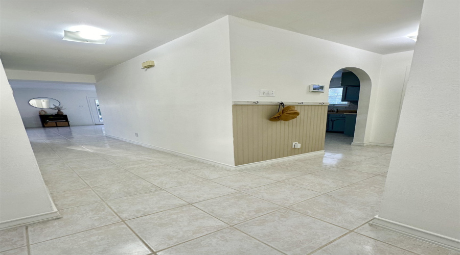 142 Salamanca Ave, LAREDO, Texas 78046-8406, 3 Bedrooms Bedrooms, 6 Rooms Rooms,2 BathroomsBathrooms,Residential,For Sale,142 Salamanca Ave,20263960