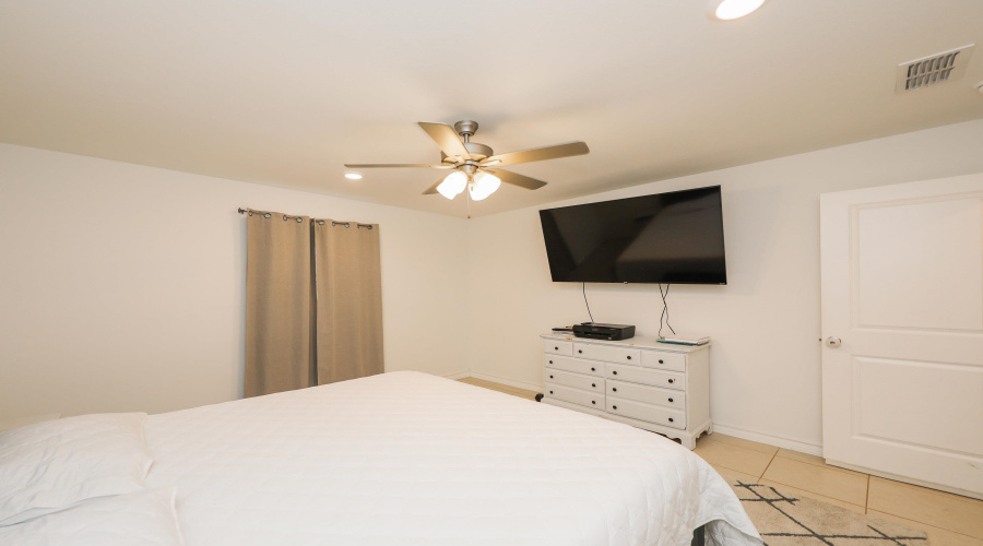 3717 Jesus Dimas, Laredo, Texas 78046, 3 Bedrooms Bedrooms, 5 Rooms Rooms,2 BathroomsBathrooms,Residential,For Sale,3717 Jesus Dimas,20263961