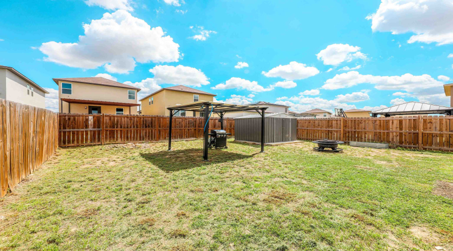 3717 Jesus Dimas, Laredo, Texas 78046, 3 Bedrooms Bedrooms, 5 Rooms Rooms,2 BathroomsBathrooms,Residential,For Sale,3717 Jesus Dimas,20263961