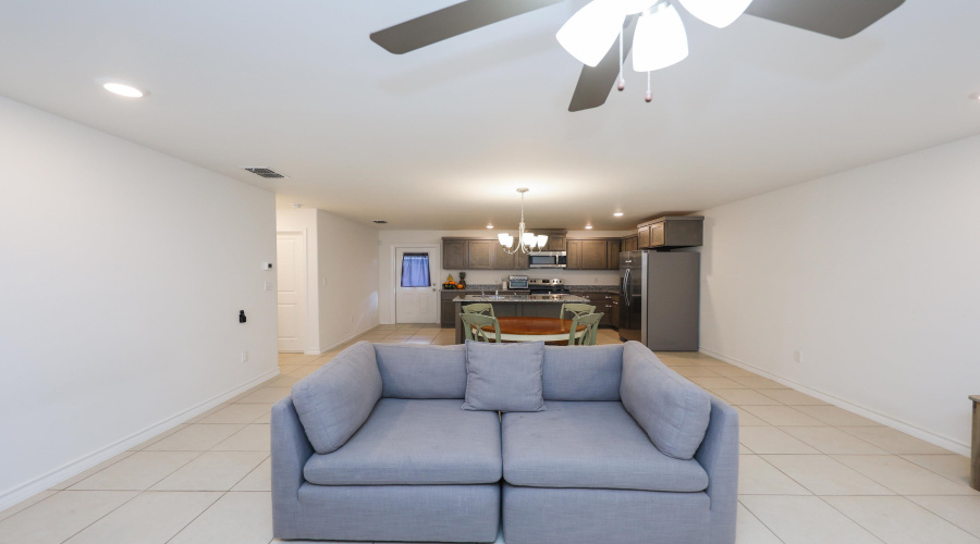 3717 Jesus Dimas, Laredo, Texas 78046, 3 Bedrooms Bedrooms, 5 Rooms Rooms,2 BathroomsBathrooms,Residential,For Sale,3717 Jesus Dimas,20263961