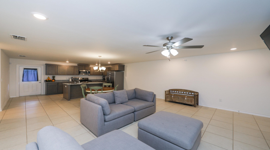 3717 Jesus Dimas, Laredo, Texas 78046, 3 Bedrooms Bedrooms, 5 Rooms Rooms,2 BathroomsBathrooms,Residential,For Sale,3717 Jesus Dimas,20263961