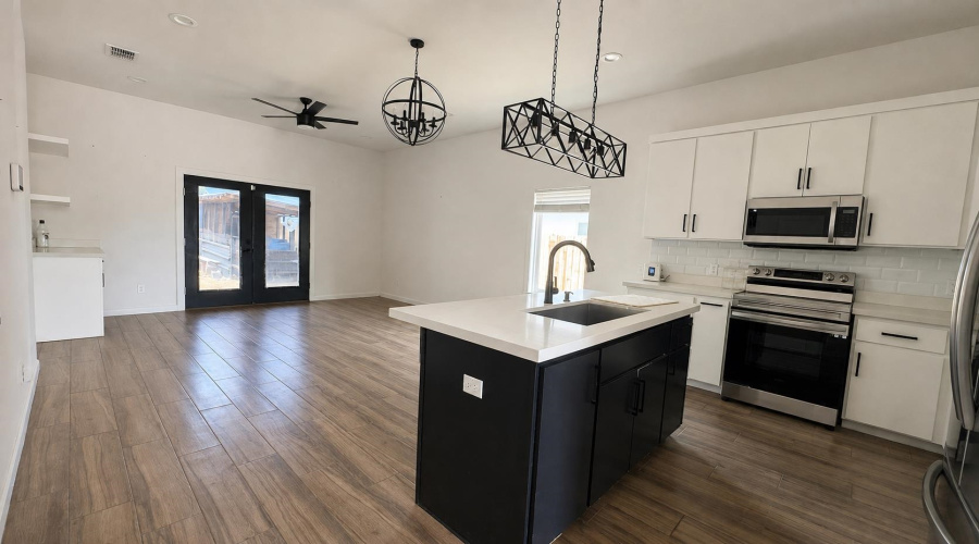 1432 Los Estribos Dr., Laredo, Texas 78045, 3 Bedrooms Bedrooms, 5 Rooms Rooms,2 BathroomsBathrooms,Residential,For Rent,1432 Los Estribos Dr.,20263964