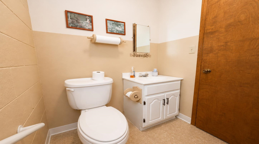 1509 2nd St, Zapata, Texas 78076, 1 Room Rooms,2 BathroomsBathrooms,Commercial retail/office,For Sale,1509 2nd St,20263967