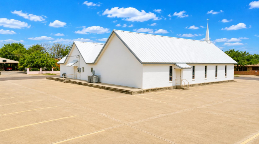 1509 2nd St, Zapata, Texas 78076, 1 Room Rooms,2 BathroomsBathrooms,Commercial retail/office,For Sale,1509 2nd St,20263967
