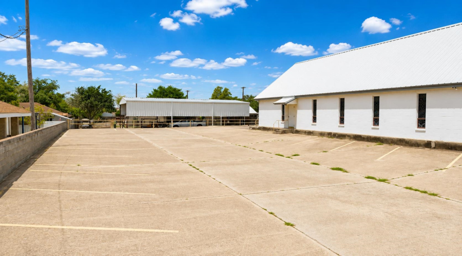 1509 2nd St, Zapata, Texas 78076, 1 Room Rooms,2 BathroomsBathrooms,Commercial retail/office,For Sale,1509 2nd St,20263967