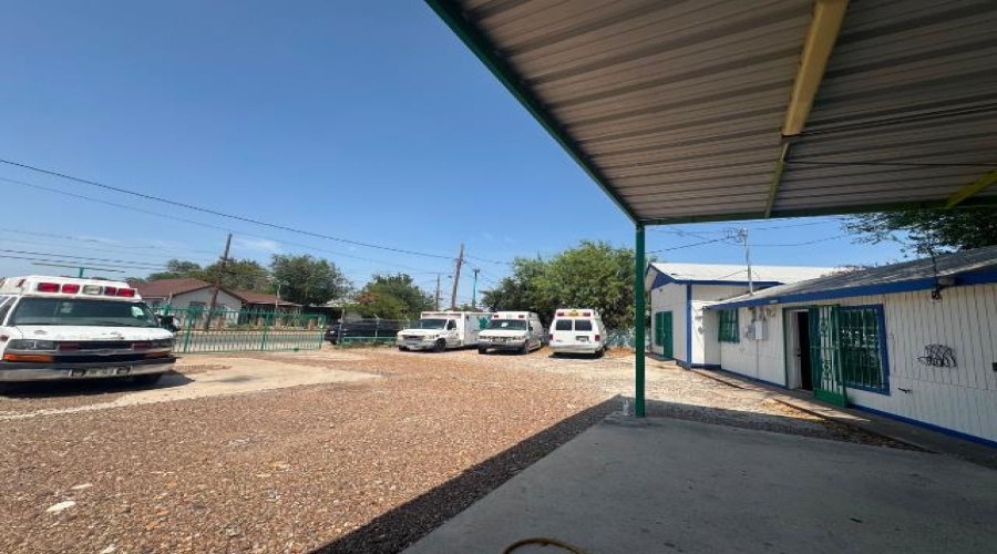 1819 San Eduardo Ave, laredo, Texas 78040, 1 Room Rooms,2 BathroomsBathrooms,Commercial retail/office,For Sale,1819 San Eduardo Ave,20263970