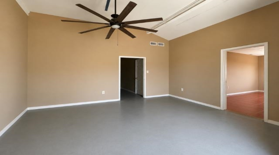 1819 San Eduardo Ave, laredo, Texas 78040, 1 Room Rooms,2 BathroomsBathrooms,Commercial retail/office,For Sale,1819 San Eduardo Ave,20263970