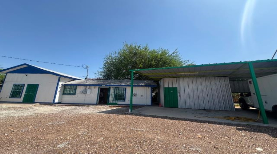 1819 San Eduardo Ave, laredo, Texas 78040, 1 Room Rooms,2 BathroomsBathrooms,Commercial retail/office,For Sale,1819 San Eduardo Ave,20263970