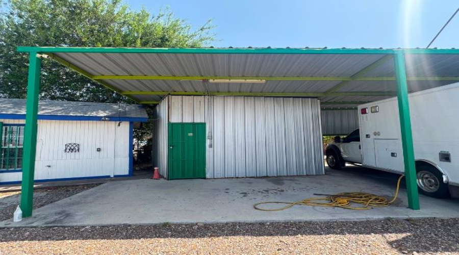 1819 San Eduardo Ave, laredo, Texas 78040, 1 Room Rooms,2 BathroomsBathrooms,Commercial retail/office,For Sale,1819 San Eduardo Ave,20263970