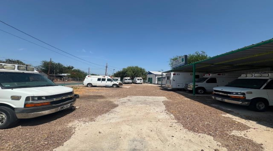 1819 San Eduardo Ave, laredo, Texas 78040, 1 Room Rooms,2 BathroomsBathrooms,Commercial retail/office,For Sale,1819 San Eduardo Ave,20263970
