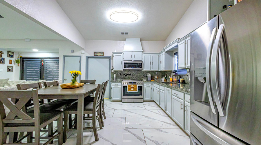 308 Venado Ct, Laredo, Texas 78045, 3 Bedrooms Bedrooms, 5 Rooms Rooms,2 BathroomsBathrooms,Residential,For Sale,308 Venado Ct,20262769