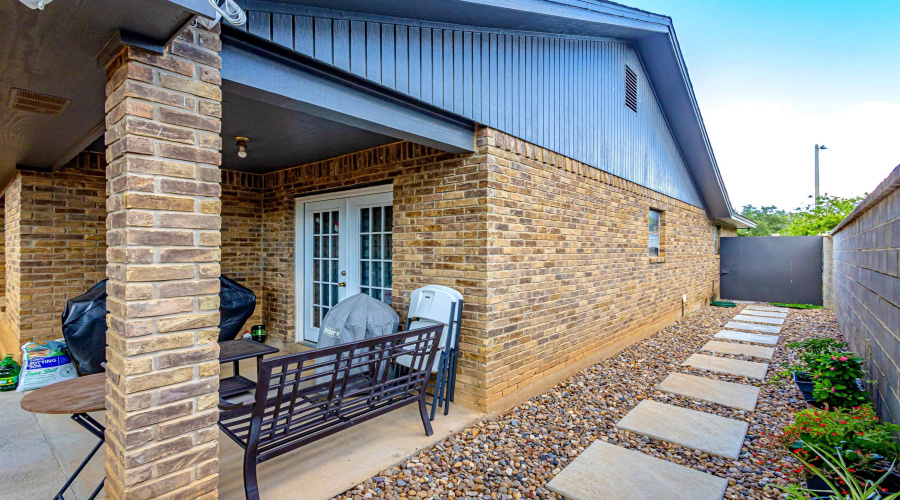 308 Venado Ct, Laredo, Texas 78045, 3 Bedrooms Bedrooms, 5 Rooms Rooms,2 BathroomsBathrooms,Residential,For Sale,308 Venado Ct,20262769