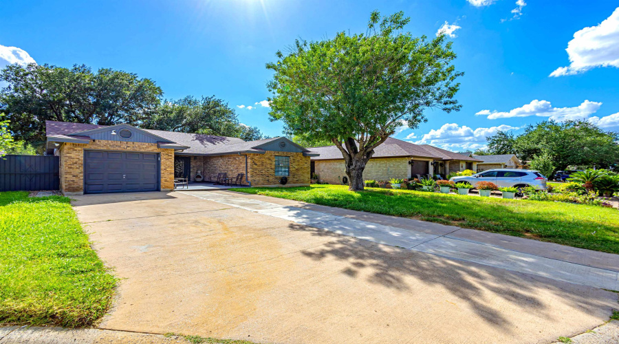 308 Venado Ct, Laredo, Texas 78045, 3 Bedrooms Bedrooms, 5 Rooms Rooms,2 BathroomsBathrooms,Residential,For Sale,308 Venado Ct,20262769