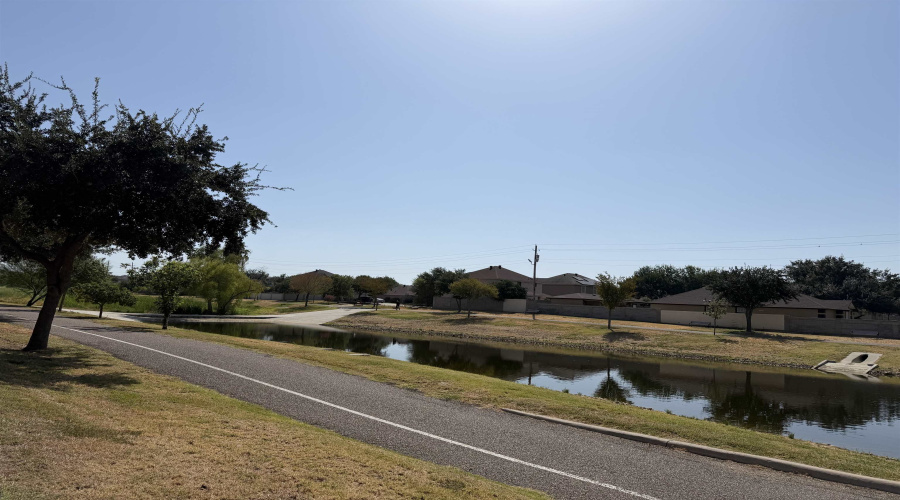 2445 Monarch Dr, LAREDO, Texas 78045, 4 Bedrooms Bedrooms, 7 Rooms Rooms,2 BathroomsBathrooms,Residential,For Sale,2445 Monarch Dr,20263966