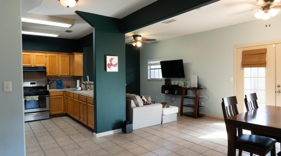 2445 Monarch Dr, LAREDO, Texas 78045, 4 Bedrooms Bedrooms, 7 Rooms Rooms,2 BathroomsBathrooms,Residential,For Sale,2445 Monarch Dr,20263966