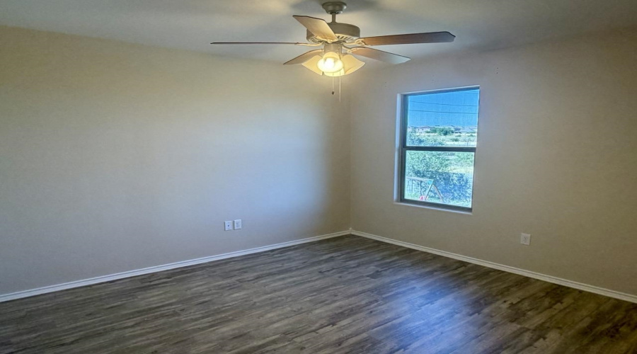 10503 Twilight Dr, Laredo, Texas 78045-8820, 4 Bedrooms Bedrooms, 8 Rooms Rooms,2 BathroomsBathrooms,Residential,For Sale,10503 Twilight Dr,20263968