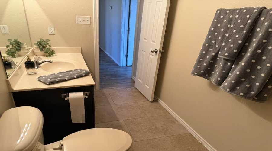 10503 Twilight Dr, Laredo, Texas 78045-8820, 4 Bedrooms Bedrooms, 8 Rooms Rooms,2 BathroomsBathrooms,Residential,For Sale,10503 Twilight Dr,20263968