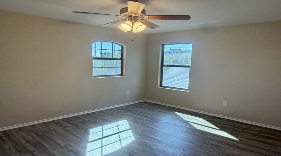 10503 Twilight Dr, Laredo, Texas 78045-8820, 4 Bedrooms Bedrooms, 8 Rooms Rooms,2 BathroomsBathrooms,Residential,For Sale,10503 Twilight Dr,20263968