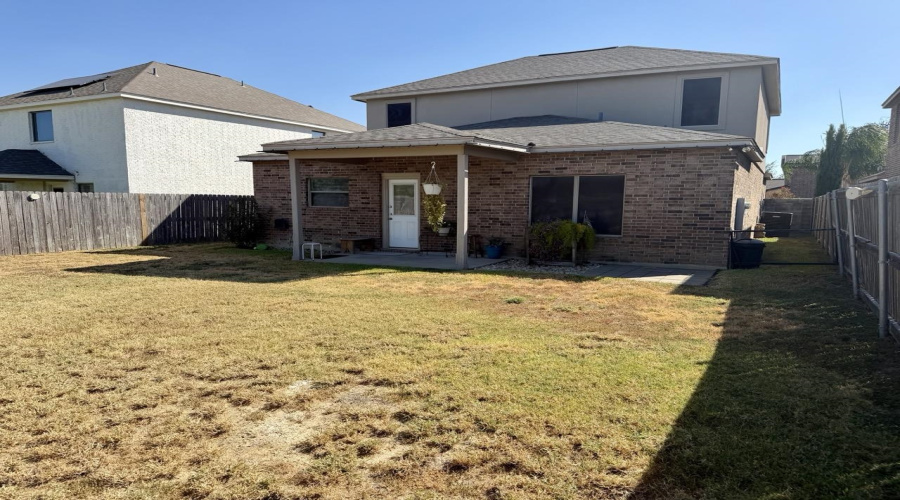 10503 Twilight Dr, Laredo, Texas 78045-8820, 4 Bedrooms Bedrooms, 8 Rooms Rooms,2 BathroomsBathrooms,Residential,For Sale,10503 Twilight Dr,20263968