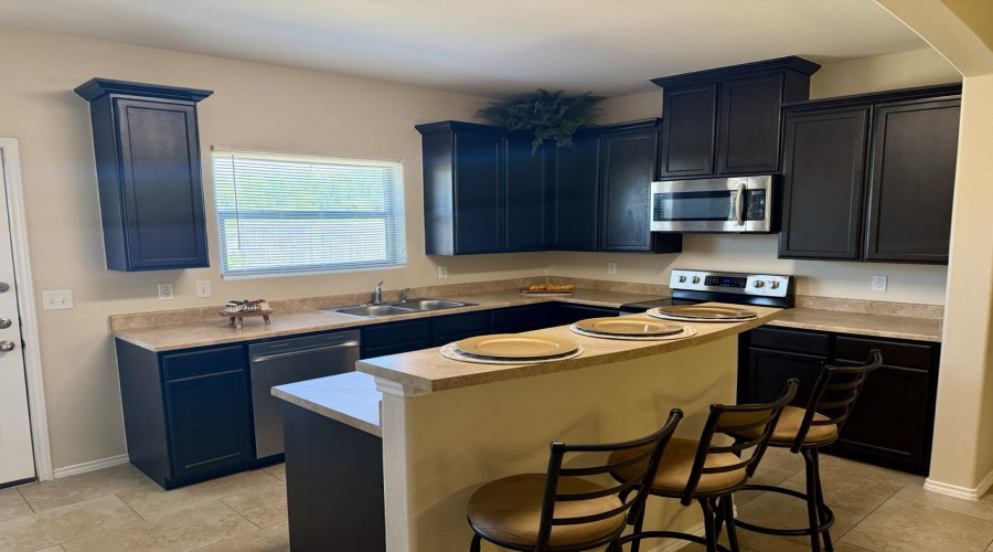 10503 Twilight Dr, Laredo, Texas 78045-8820, 4 Bedrooms Bedrooms, 8 Rooms Rooms,2 BathroomsBathrooms,Residential,For Sale,10503 Twilight Dr,20263968