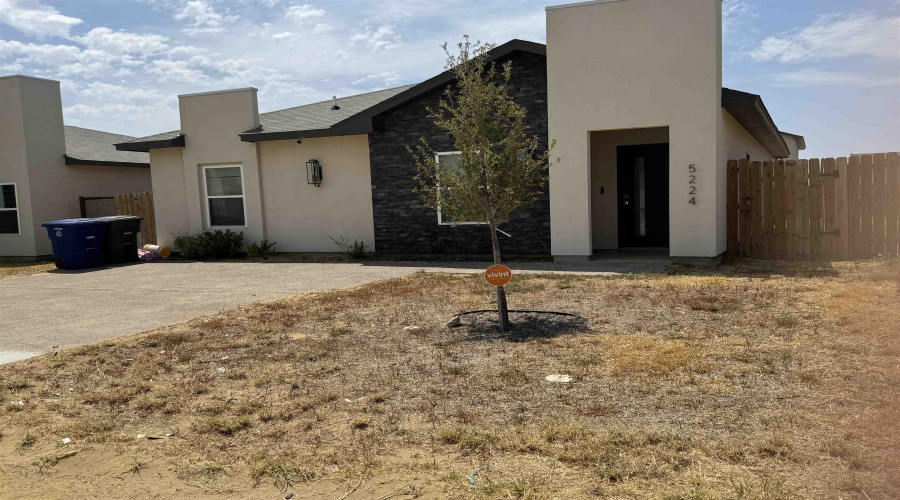 5224 Higuera Ln., LAREDO, Texas 78046, 3 Bedrooms Bedrooms, 4 Rooms Rooms,2 BathroomsBathrooms,Residential,For Sale,5224 Higuera Ln.,20263969
