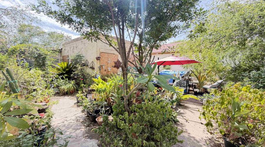 1520 Santa Maria Ave, Laredo, Texas 78040, 2 Bedrooms Bedrooms, 5 Rooms Rooms,1 BathroomBathrooms,Residential,For Sale,1520 Santa Maria Ave,20263971