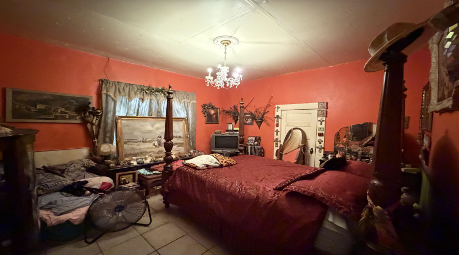 1520 Santa Maria Ave, Laredo, Texas 78040, 2 Bedrooms Bedrooms, 5 Rooms Rooms,1 BathroomBathrooms,Residential,For Sale,1520 Santa Maria Ave,20263971