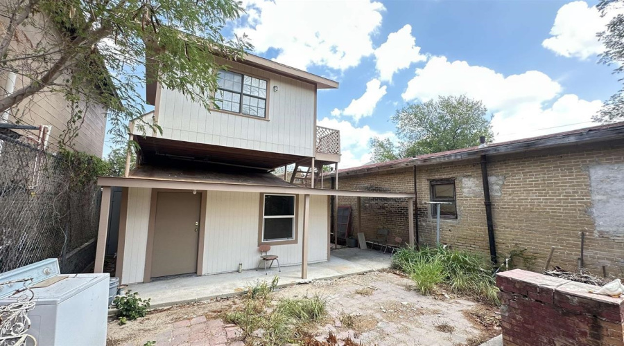 1515 Garcia St, Laredo, Texas 78040, 3 Bedrooms Bedrooms, 5 Rooms Rooms,2 BathroomsBathrooms,Residential,For Sale,1515 Garcia St,20263972
