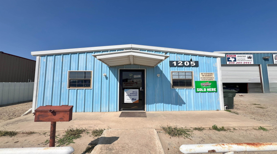 1205 TX State Hwy 16, Zapata, Texas 78076, 1 Bedroom Bedrooms, ,2 BathroomsBathrooms,Commercial/industrial,For Sale,1205 TX State Hwy 16,20260725