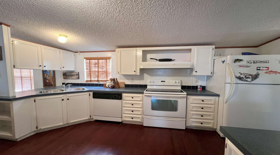 1809 Siesta Ln, Zapata, Texas 78076, 3 Bedrooms Bedrooms, 6 Rooms Rooms,2 BathroomsBathrooms,Residential,For Sale,1809 Siesta Ln,20263977