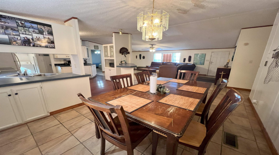 1809 Siesta Ln, Zapata, Texas 78076, 3 Bedrooms Bedrooms, 6 Rooms Rooms,2 BathroomsBathrooms,Residential,For Sale,1809 Siesta Ln,20263977