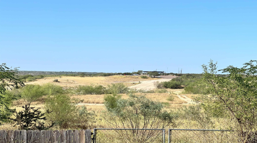 1809 Siesta Ln, Zapata, Texas 78076, 3 Bedrooms Bedrooms, 6 Rooms Rooms,2 BathroomsBathrooms,Residential,For Sale,1809 Siesta Ln,20263977
