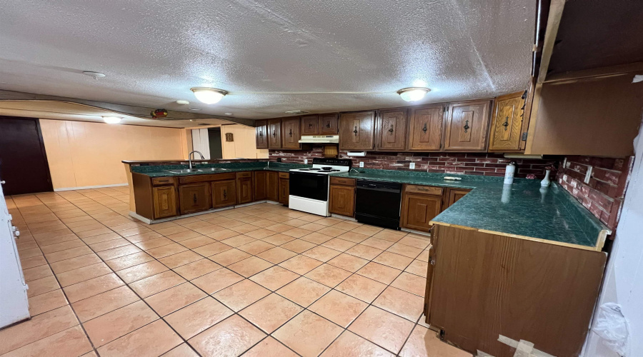 248 E Park Dr, Zapata, Texas 78076, 4 Bedrooms Bedrooms, 8 Rooms Rooms,1 BathroomBathrooms,Residential,For Sale,248 E Park Dr,20263978