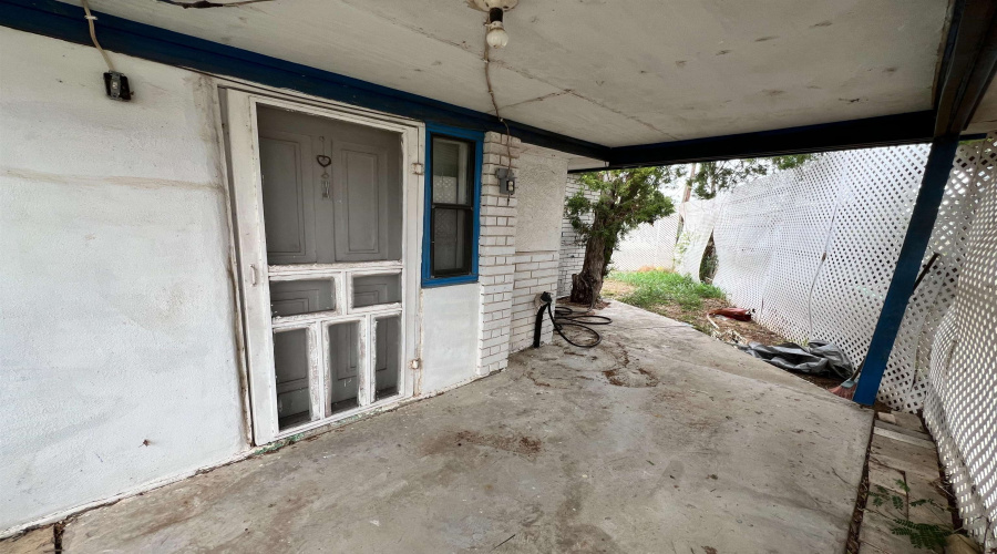 248 E Park Dr, Zapata, Texas 78076, 4 Bedrooms Bedrooms, 8 Rooms Rooms,1 BathroomBathrooms,Residential,For Sale,248 E Park Dr,20263978