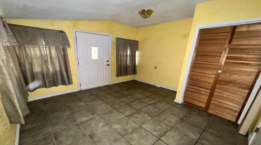 248 E Park Dr, Zapata, Texas 78076, 4 Bedrooms Bedrooms, 8 Rooms Rooms,1 BathroomBathrooms,Residential,For Sale,248 E Park Dr,20263978