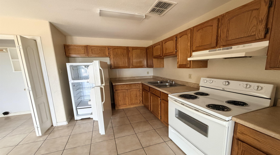 3310 Louisiana Ave, Laredo, Texas 78046, 3 Bedrooms Bedrooms, 4 Rooms Rooms,1 BathroomBathrooms,Residential,For Rent,3310 Louisiana Ave,20263980