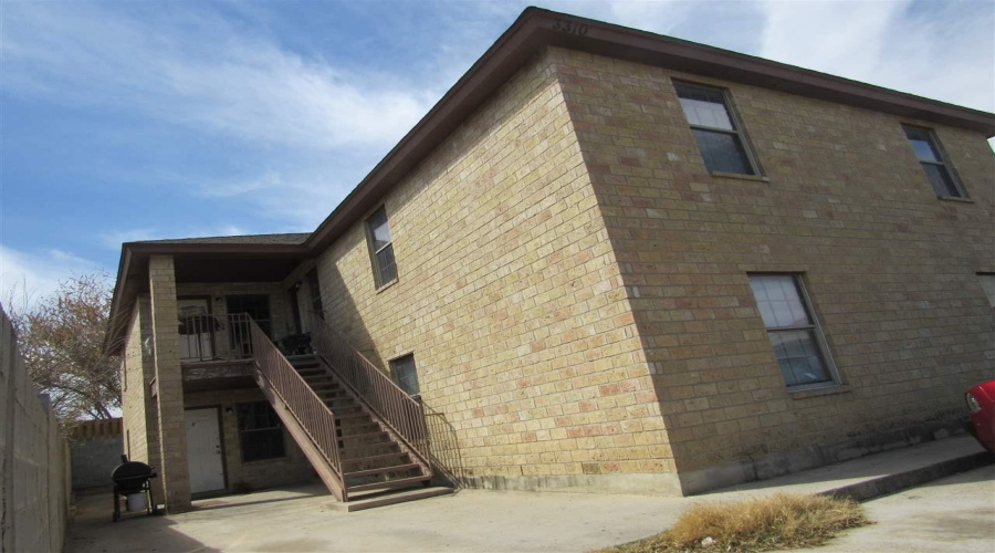 3310 Louisiana Ave, Laredo, Texas 78046, 3 Bedrooms Bedrooms, 4 Rooms Rooms,1 BathroomBathrooms,Residential,For Rent,3310 Louisiana Ave,20263980